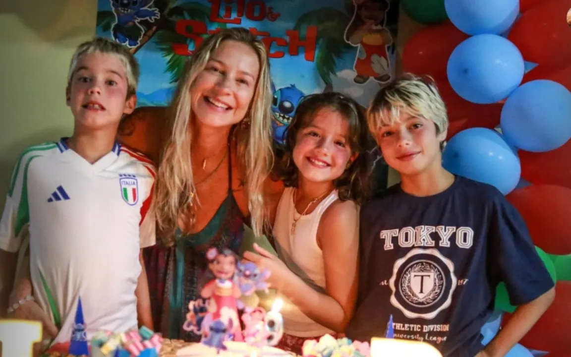 Luana Piovani posando com os filhos