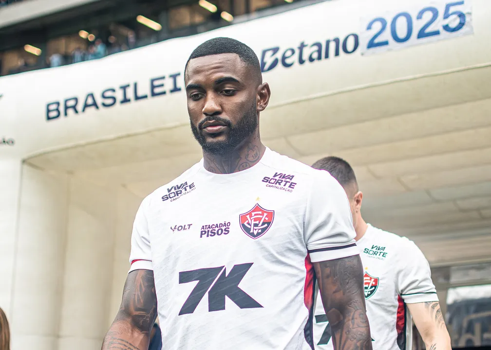 Ramon, lateral-esquerdo do Vitória