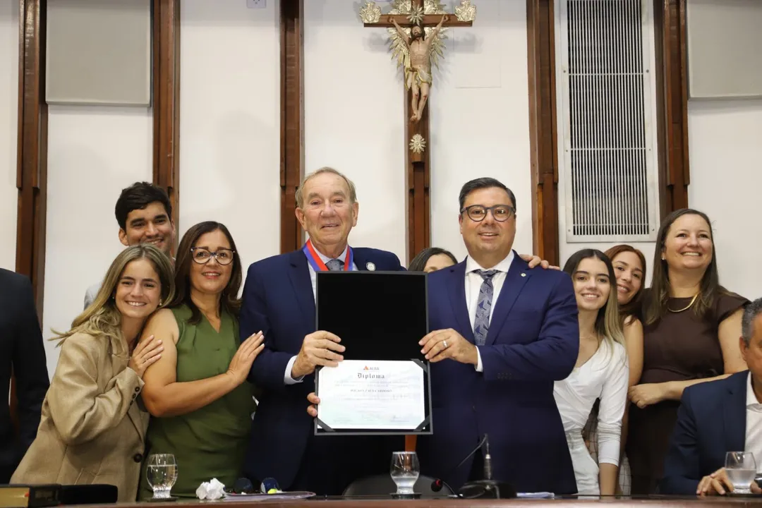 Wilson Cardoso recebe Comenda 2 de Julho na Alba