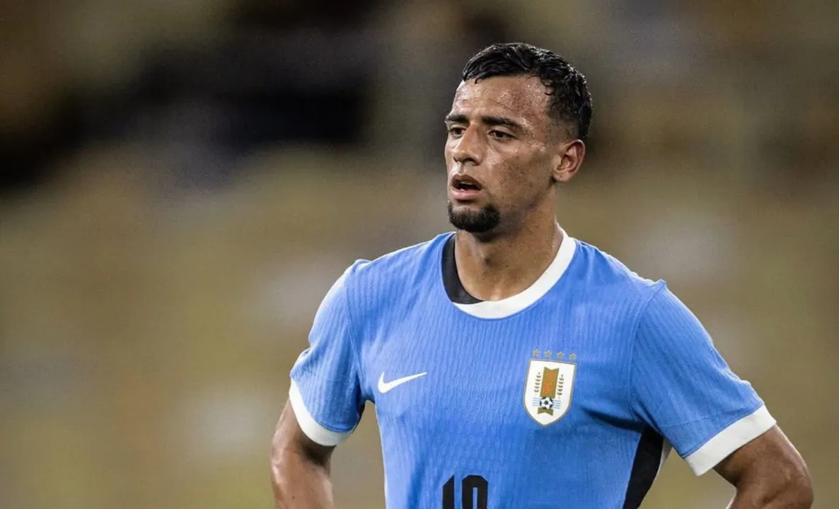 Lucho Rodriguez em campo pela Seleção Uruguaia