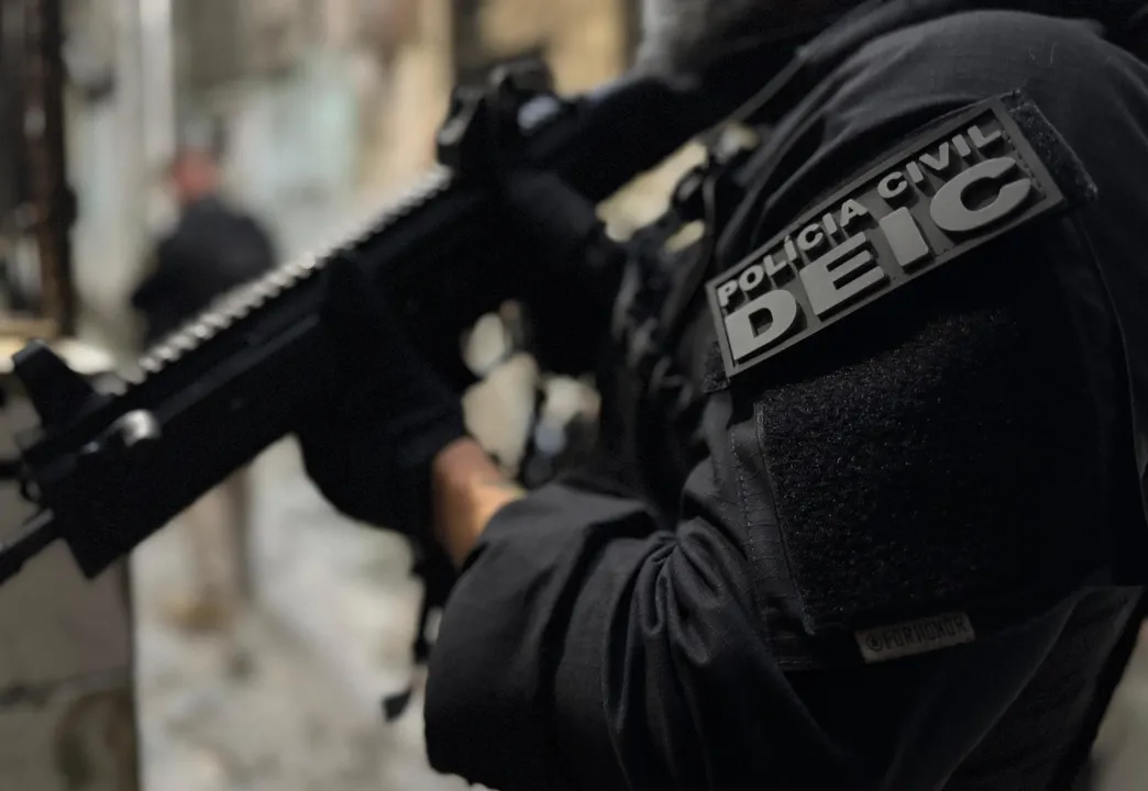 Polícia Civil cumpriu cinco mandados em Vitória da Conquista. Principal alvo é empresário do ramo de combustíveis.