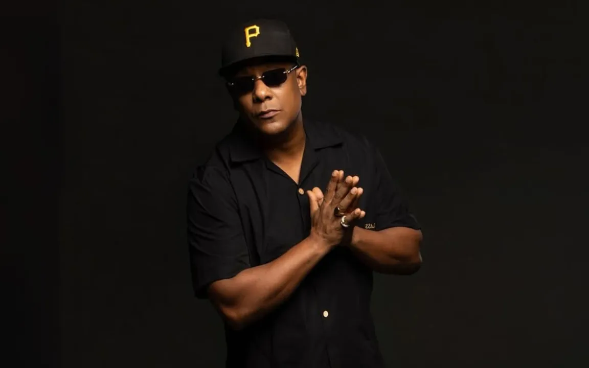 O cantor deu sua versão do fato que viralizou na web