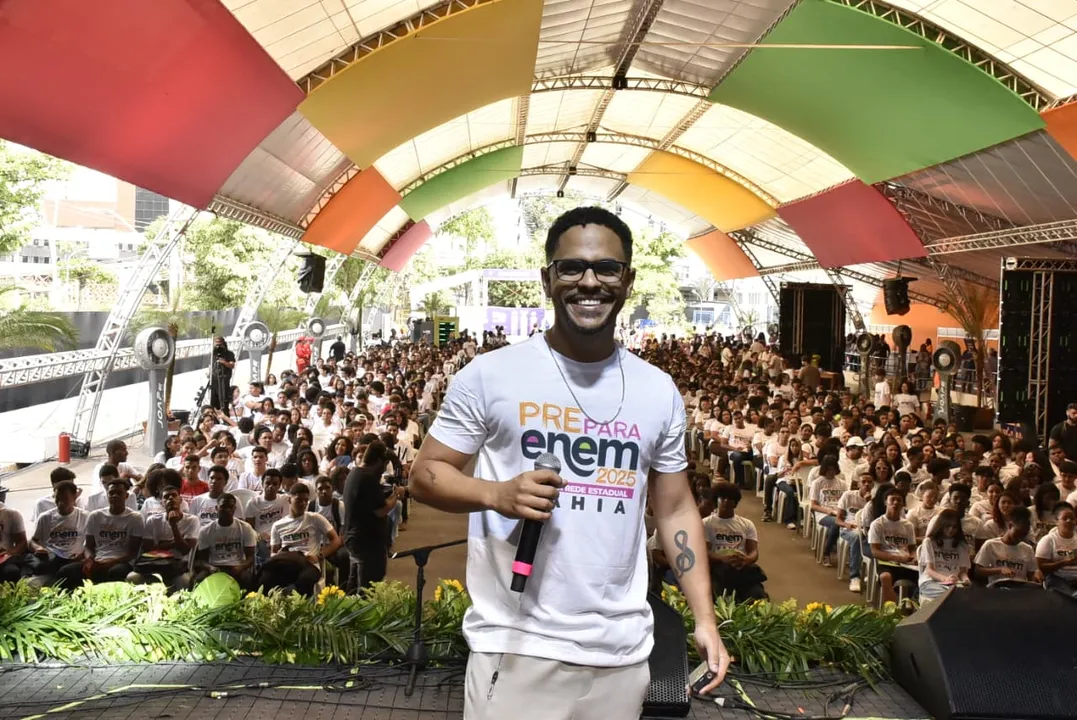 Professor de Química Éric Barreto em Aulão do Enem