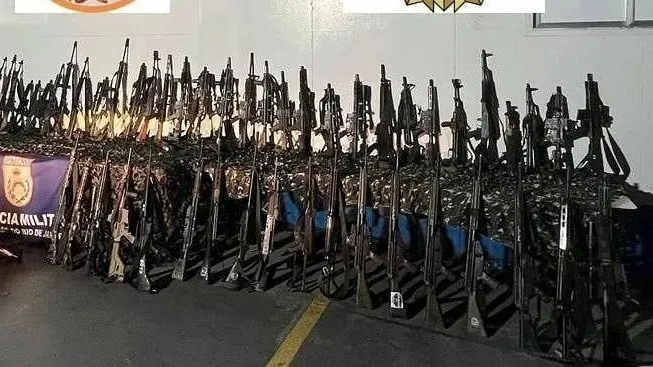 Ao todo, foram apreendidas 120 armas de fogo
