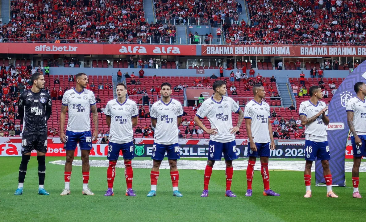 Jogadores do Bahia em campo no Beira-Rio