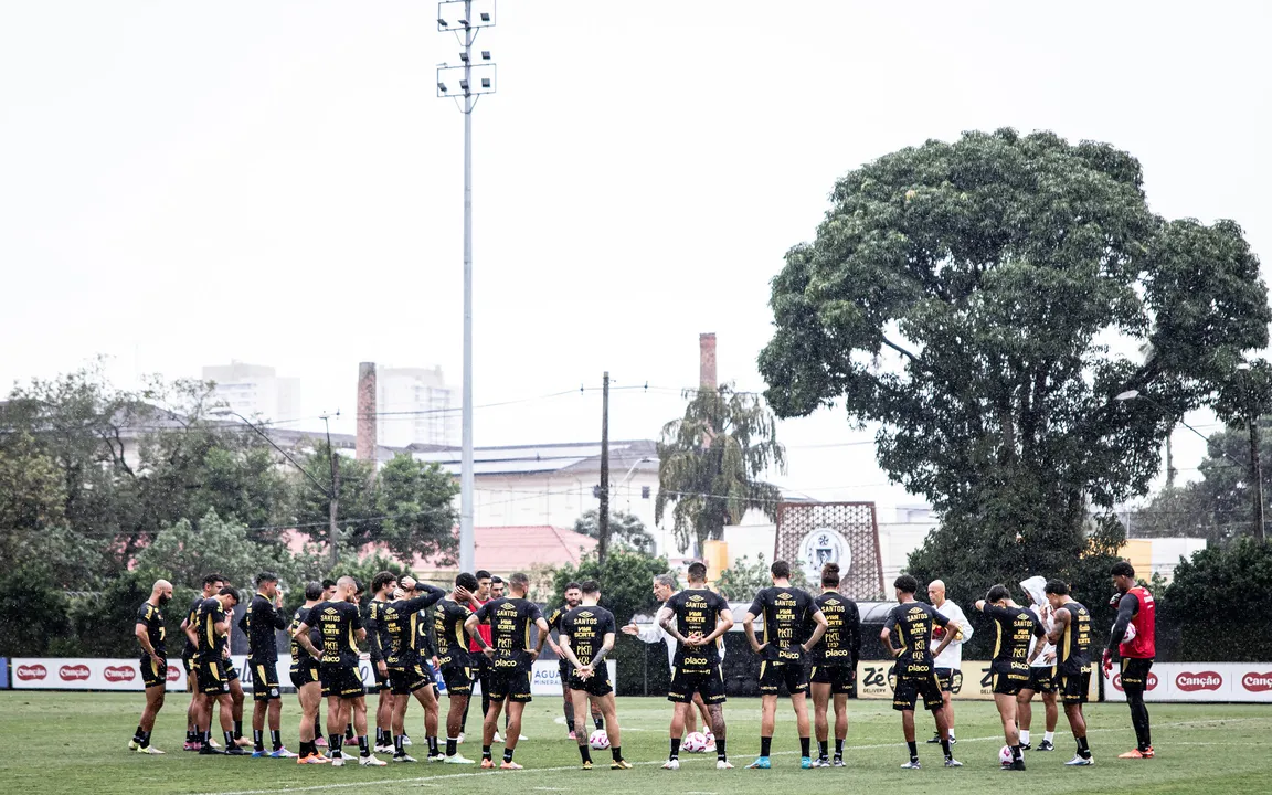 Com Rincón em transição, Santos faz último treino antes de encarar o Vitória