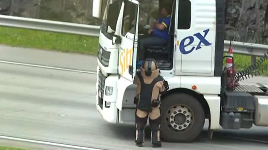 O caso causou uma interrupção do trânsito de cinco horas de 40 km de congestionamento