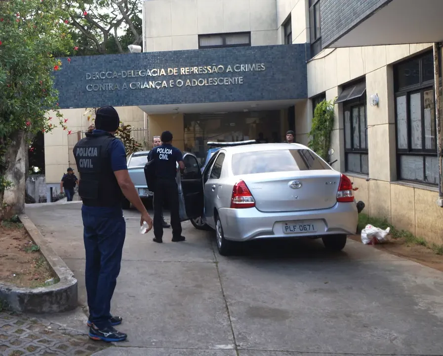 Imagem ilustrativa da imagem Motorista de van escolar é acusado de abusar de crianças em Salvador