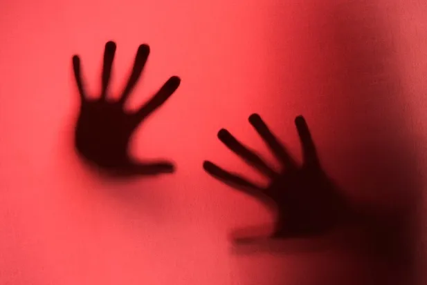 Vítima era monitorada pela ex-companheira