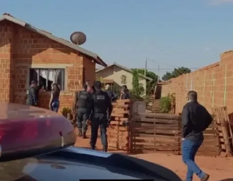 Mulher foi morta dentro de casa