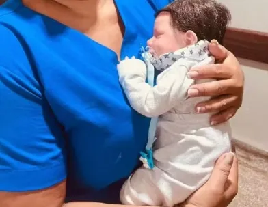 Mulher alegou que 'bebê' estava com sintomas de gripe