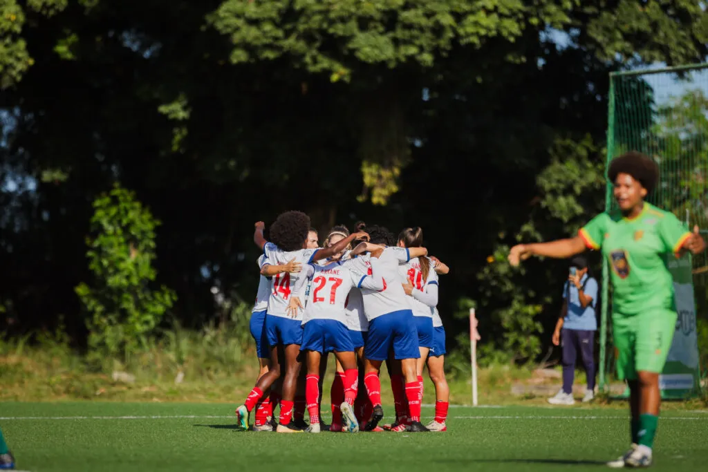As Mulheres de Aço não dão chances ao Lusaca e vencem por 8 a 0 na semifinal do Campeonato Baiano