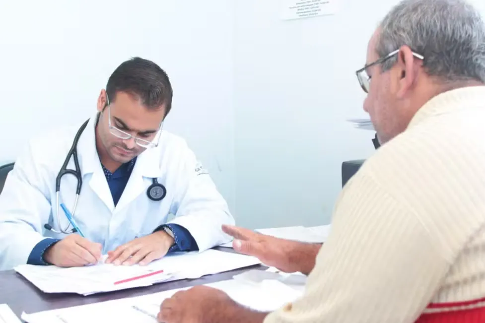 Exames de próstata gratuitos são oferecidos em mutirão no Novembro Azul