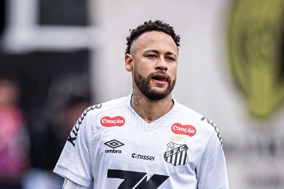 Neymar é dúvida para o duelo do Santos contra o Palmeiras, confronto que interessa diretamente ao Vitória na luta contra o rebaixamento no Brasileirão 2025