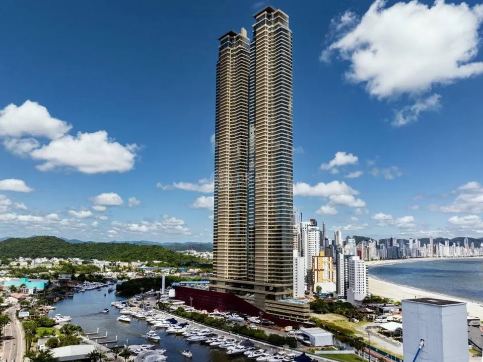 Edificação é composta por duas torres e se destaca como uma verdadeira obra-prima da engenharia