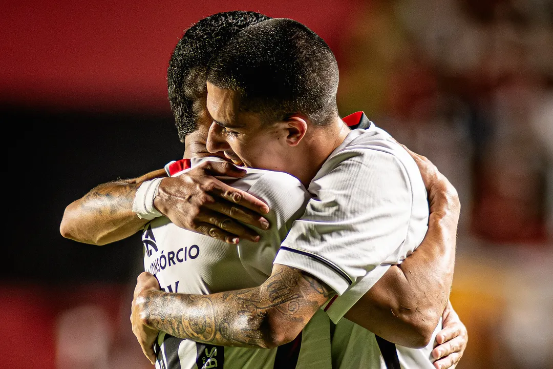 Imagem ilustrativa da imagem Oficial: Vitória deixa o Z-4 após empate entre concorrentes