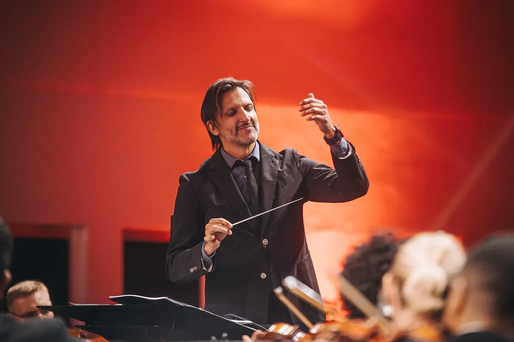 Concerto, que integra o projeto "OSBA na Estrada", será regido pelo maestro Carlos Prazeres