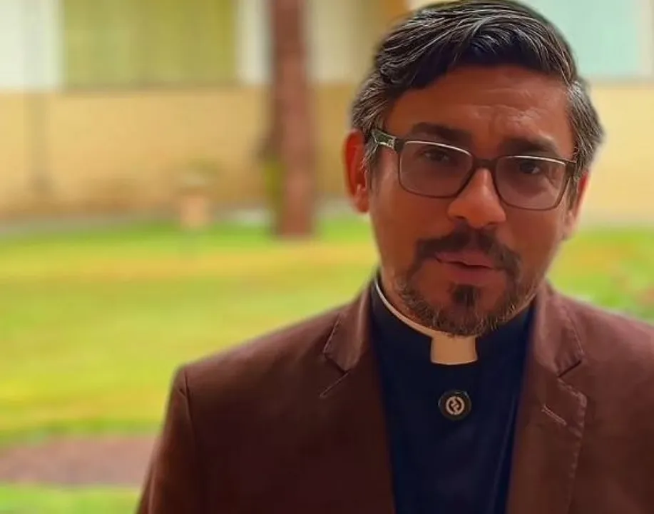 Padre foi morto dentro de casa