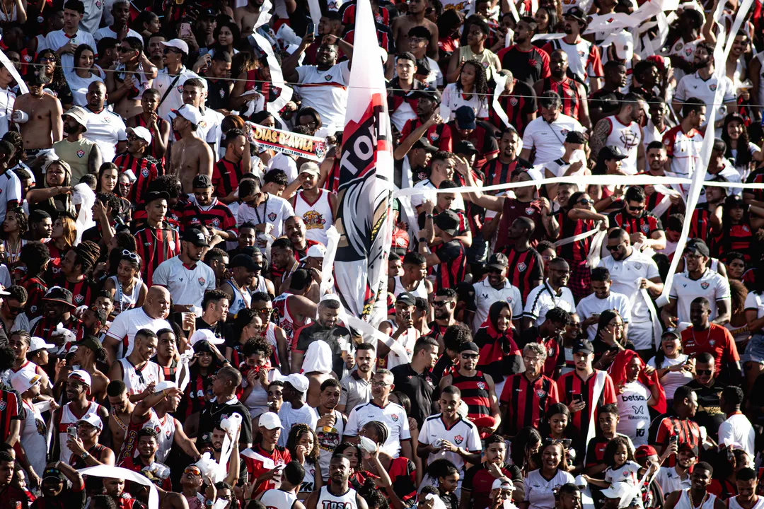 Vitória e Palmeiras se enfrentam nesta quinta, 20