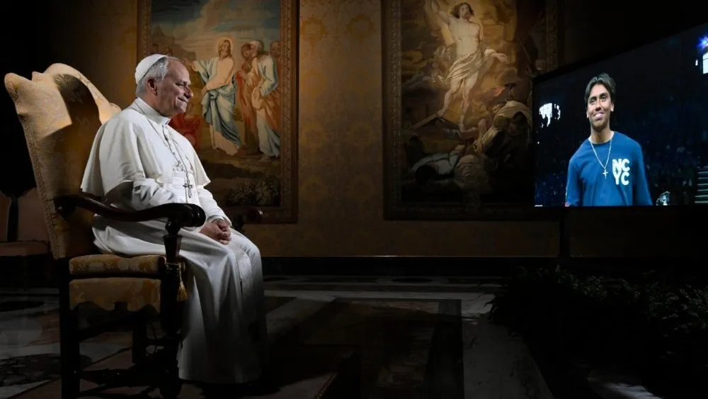 Papa Leão XIV durante encontro com jovens