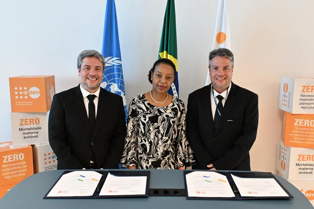 Ricardo e Rafael Cal com Florbela Fernandes, representante do UNFPA no Brasil