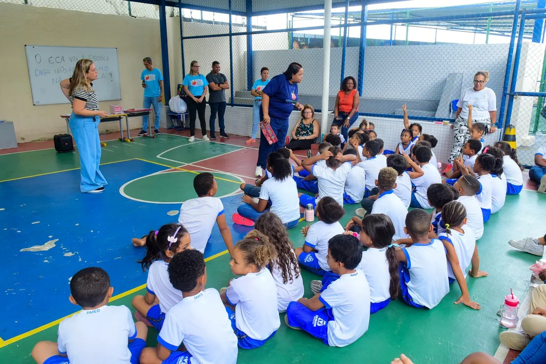 Projeto em análise na Câmara dos Deputados pode conceder adicional no salário dos professores