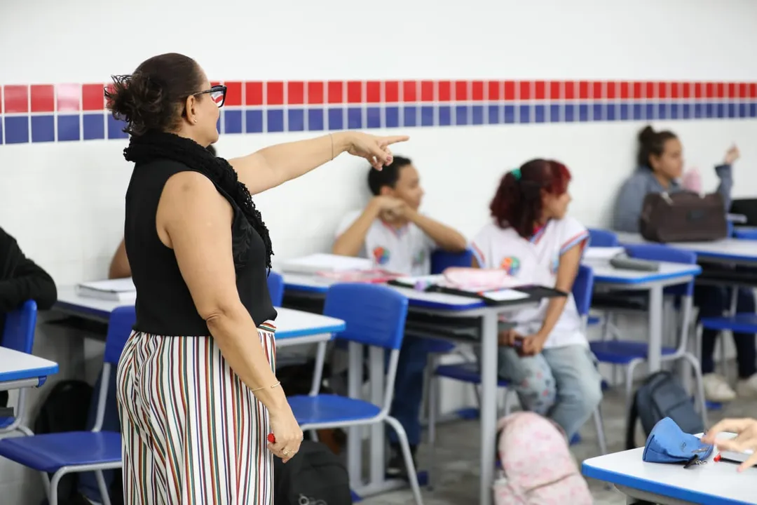 O programa atua em dois eixos principais