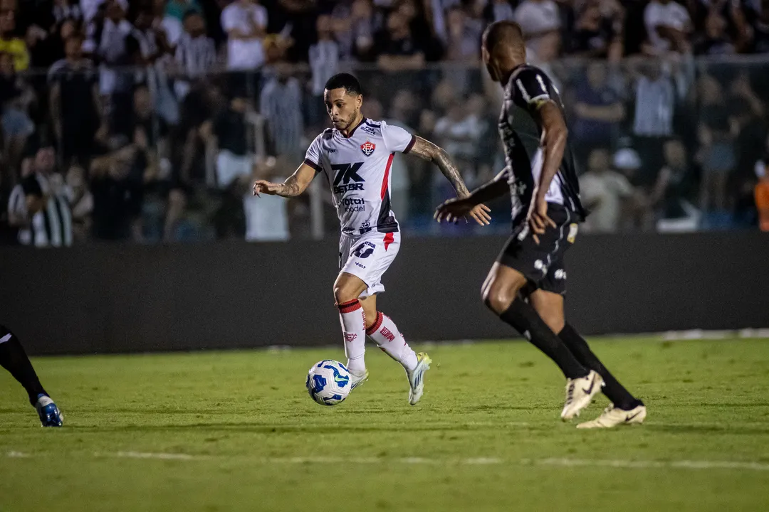 Matheuzinho em Ceará x Vitória pelo primeiro turno do Brasileirão