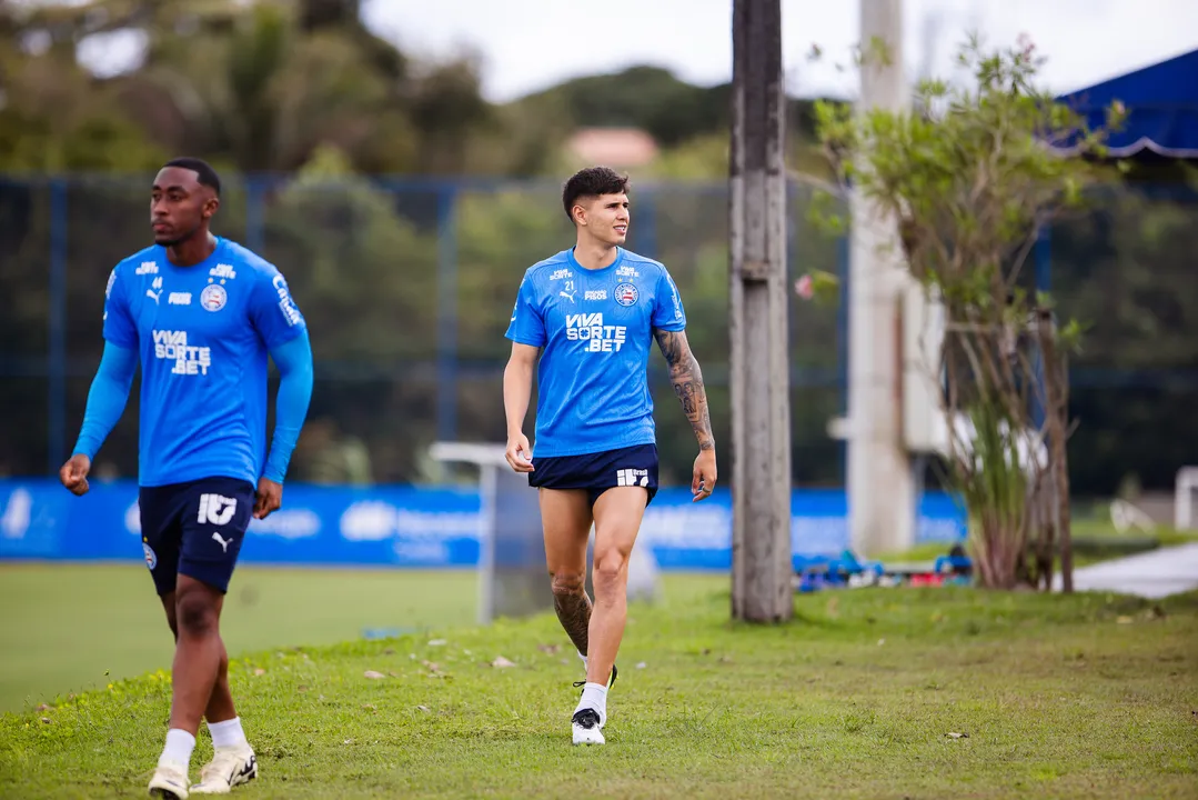 O zagueiro Ramos Mingo treinou parcialmente com o elenco do Bahia, sinalizando um possível retorno para o Ba-Vi de quinta-feira, 16