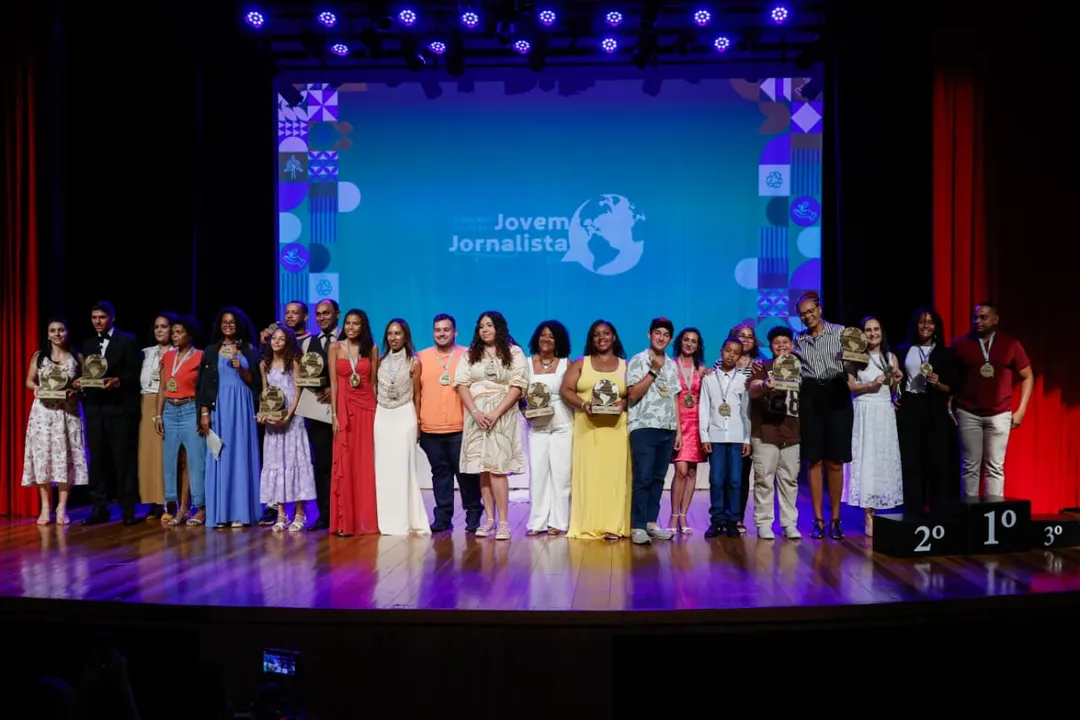 Estudantes e professores premiados do CCJJ 2025
