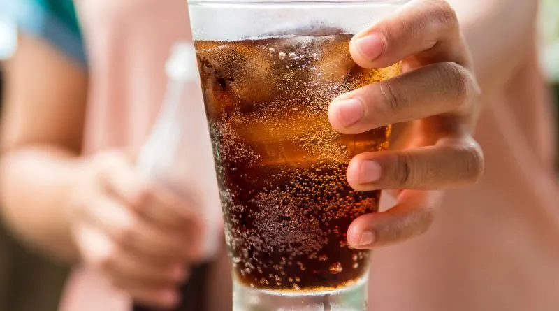 Refrigerante é um dos itens mais consumidos no Brasil, e ficar 30 dias sem consumi-lo já pode ajudar muito