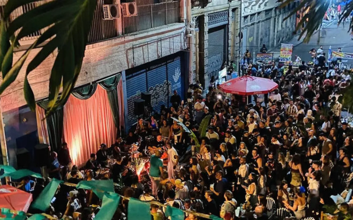 O local possui variedade de programações