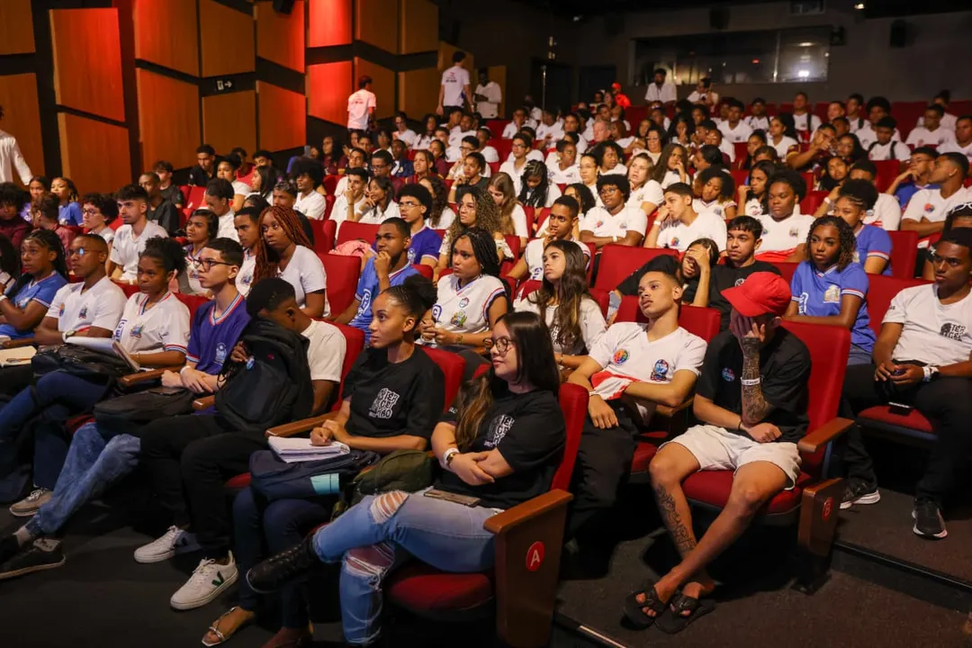 Imagem ilustrativa - Estudantes da rede estadual de ensino