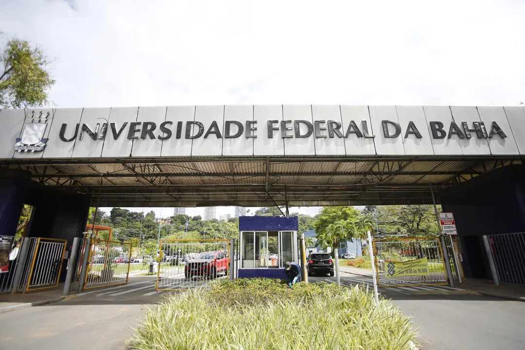 Entrada principal do Campus da UFBA de Ondina