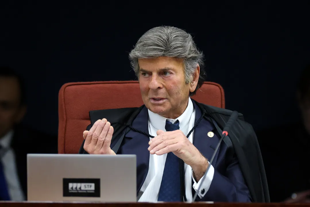Luiz Fux diverge dos demais ministros da Corte