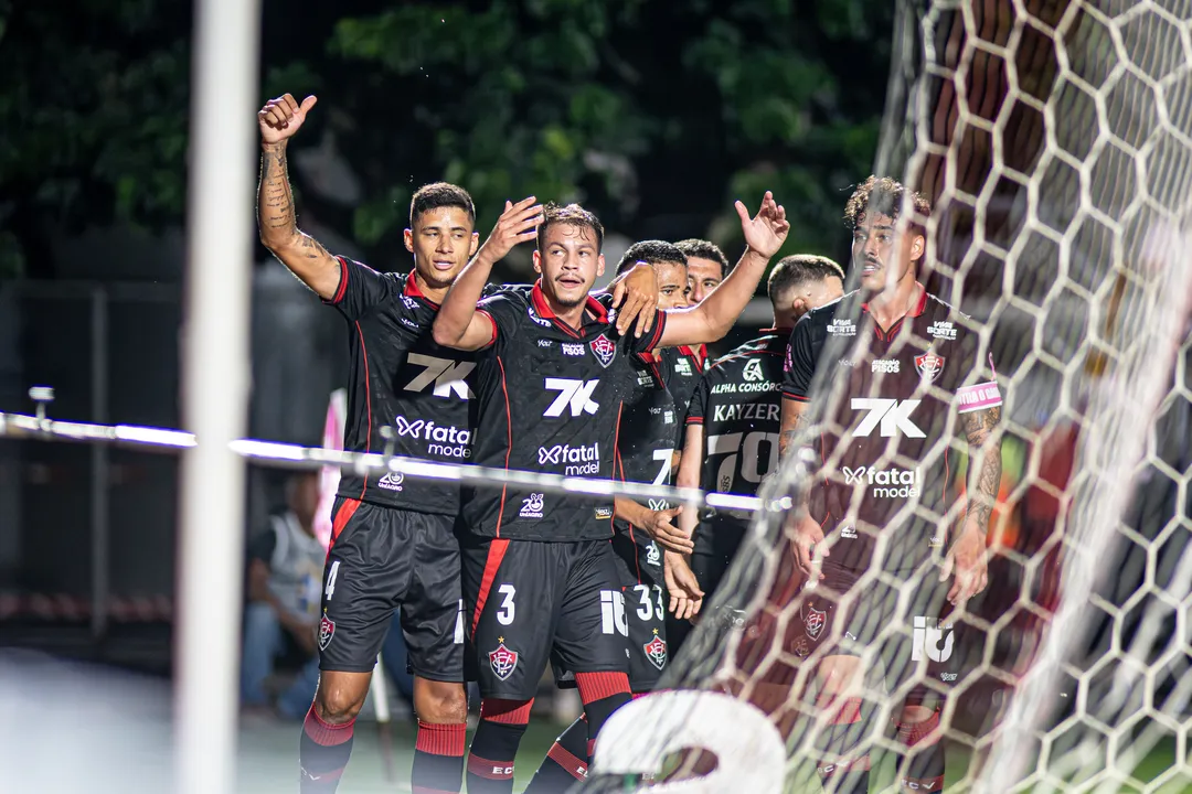 Vitória vence o Ceará no Barradão