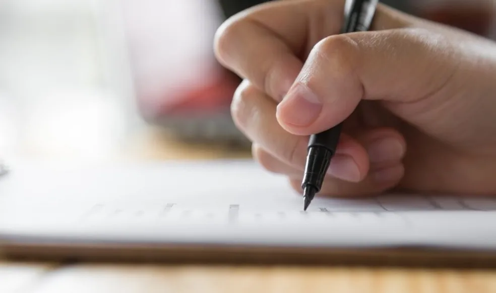 A Secretaria de Educação abriu um concurso público com 890 vagas