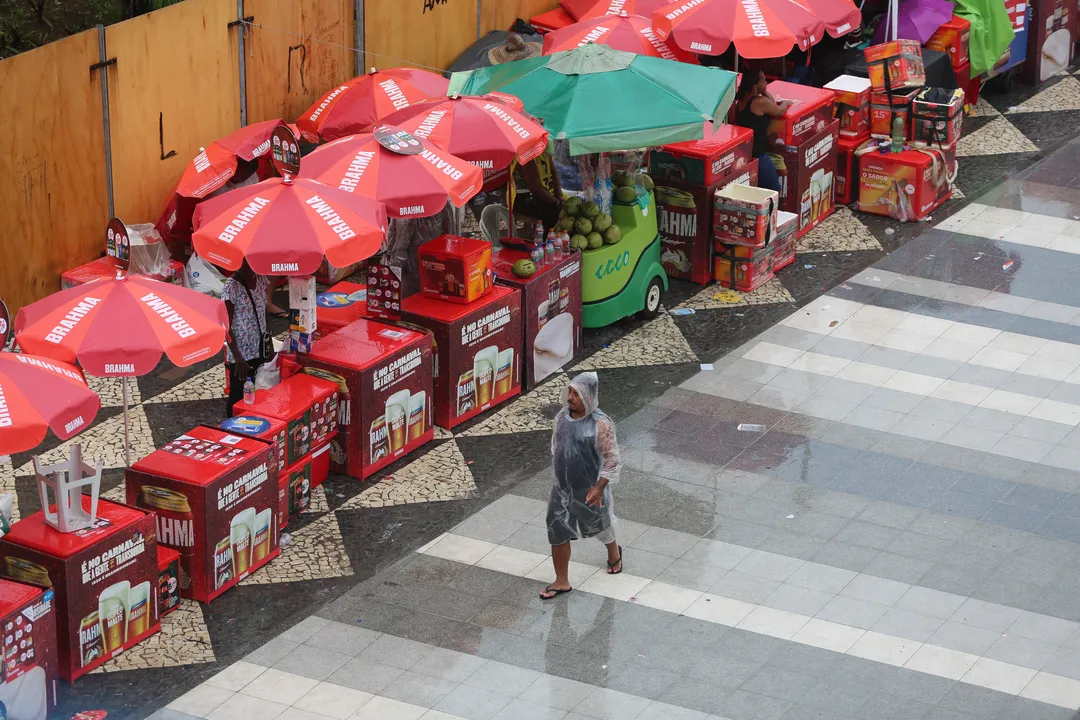 Vendedores ambulantes no Carnaval de Salvador