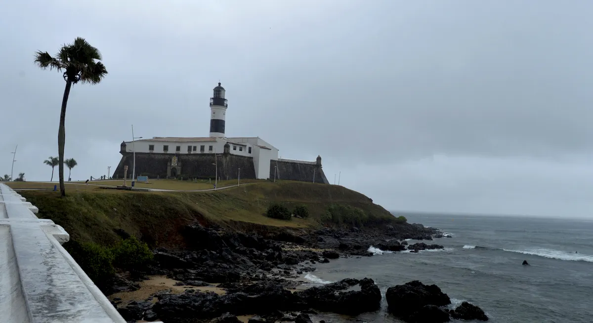 Farol da Barra é um dos pontos turísticos de Salvador
