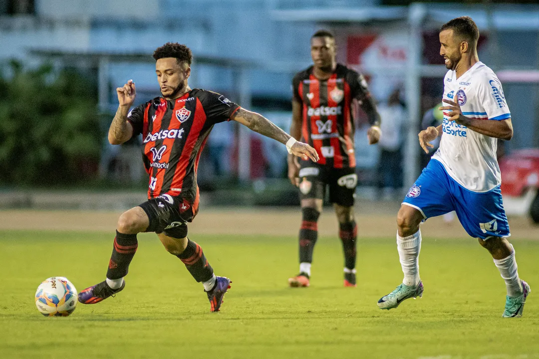 Matheuzinho, Dudu e Caio Alexandre no jogo de ida das finais do Baianão 2024