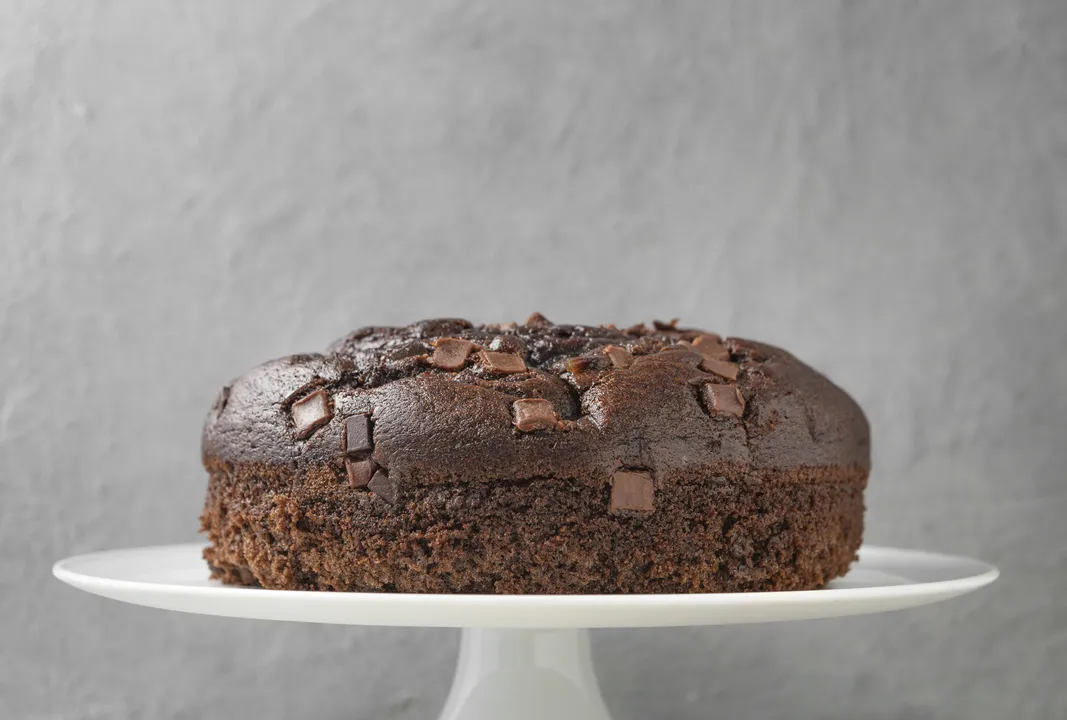 Além de delicioso, este bolo de chocolate é prático e econômico
