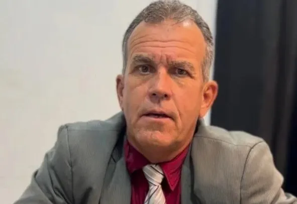 Prefeito Guene enfrenta suspensão de licitações por irregularidades em obras