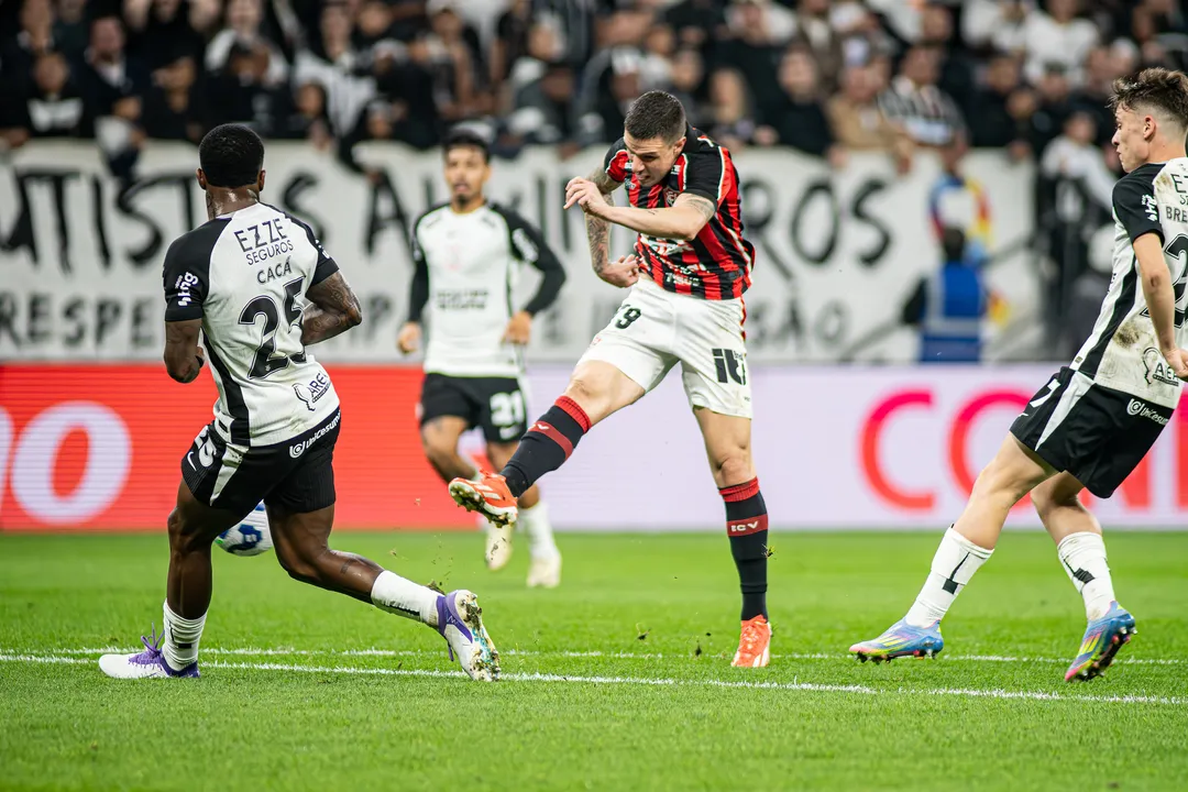 Renato Kayzer em Corinthians 0x0 Vitória pelo atual Brasileirão