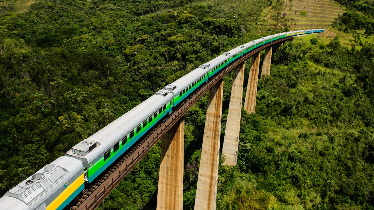 Trem com maior trajeto no Brasil