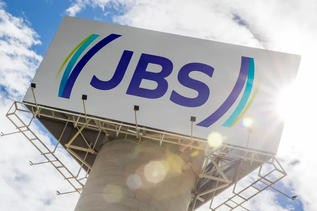 JBS tem investimentos milionários nos EUA e é apontada como maior processadora de carne do mundo.