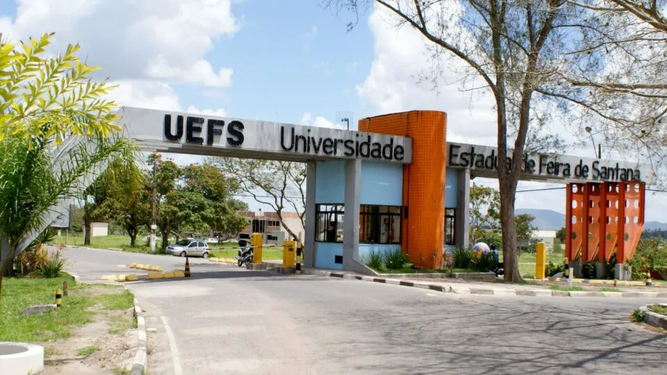 UEFS abre vagas para cargos de níveis técnico, médio e superior