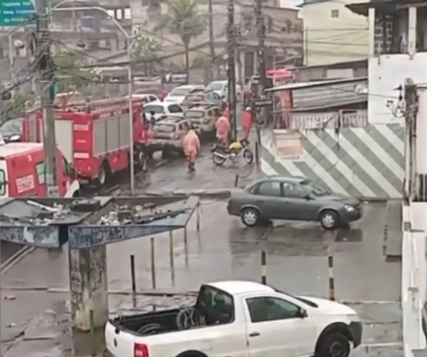 O desabamento ocorreu em meio às fortes chuvas