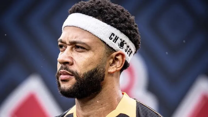 Memphis Depay tem R$ 23 milhões a receber do Corinthians
