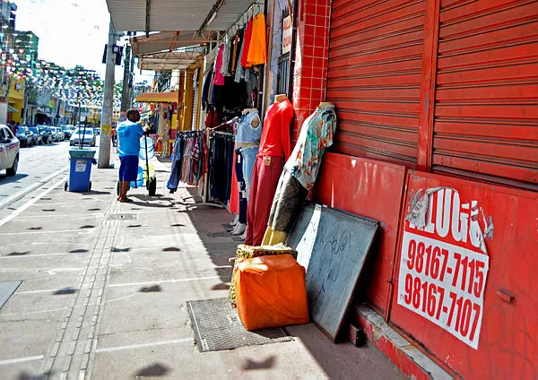 Lojas na Rua J. J. Seabra na Baixa do Sapateiro
