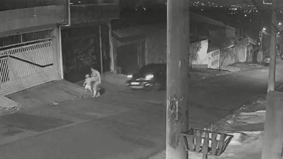 Câmeras de sergurança registraram a cena